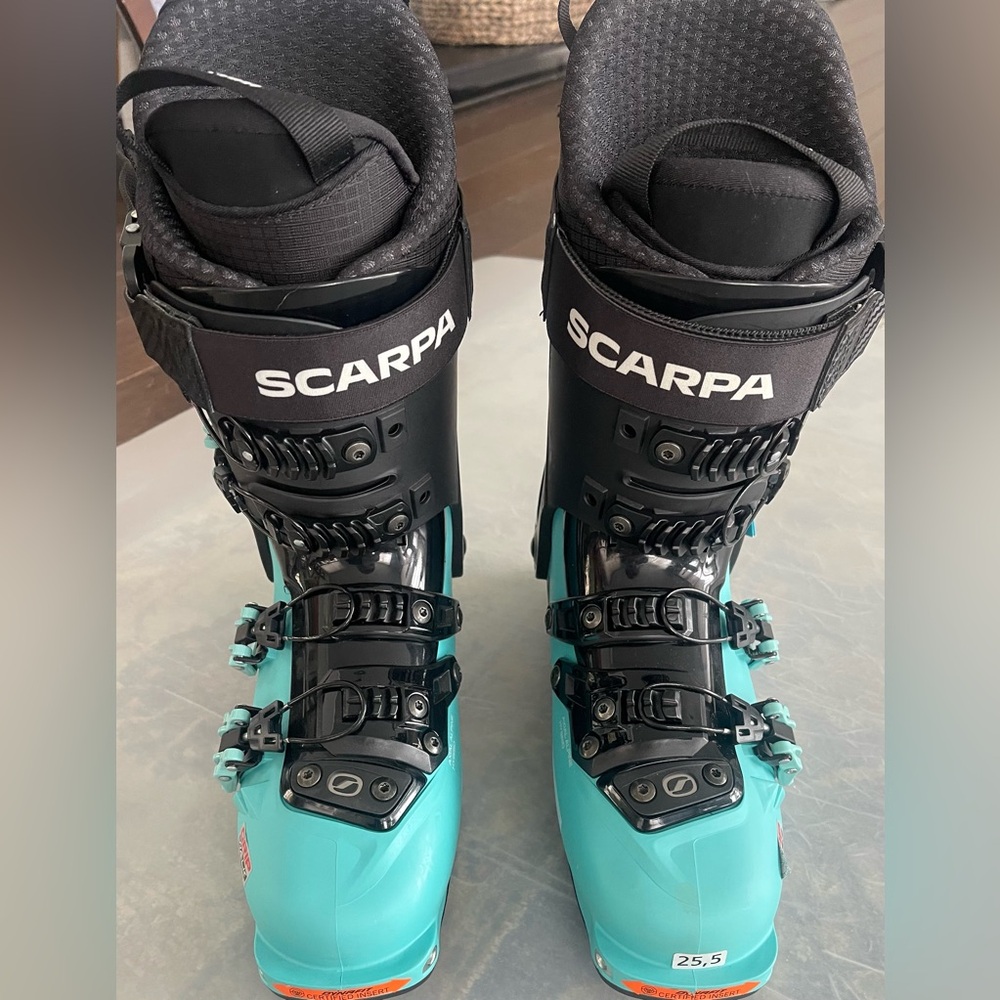 Scarpa Women's Black and Teal Athletic Boots